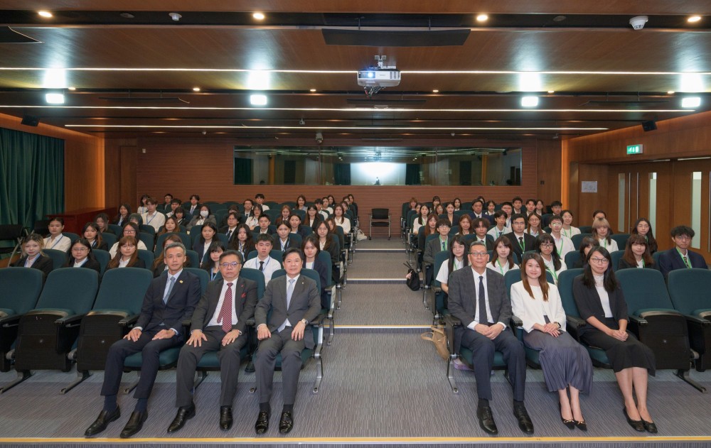 會長代表公會出席開學禮