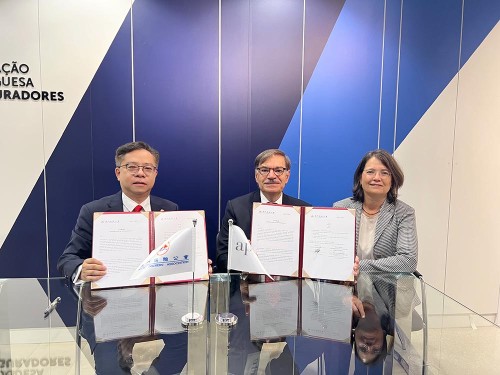 公會會長赴葡國，與葡萄牙保險協會簽訂合作備忘錄