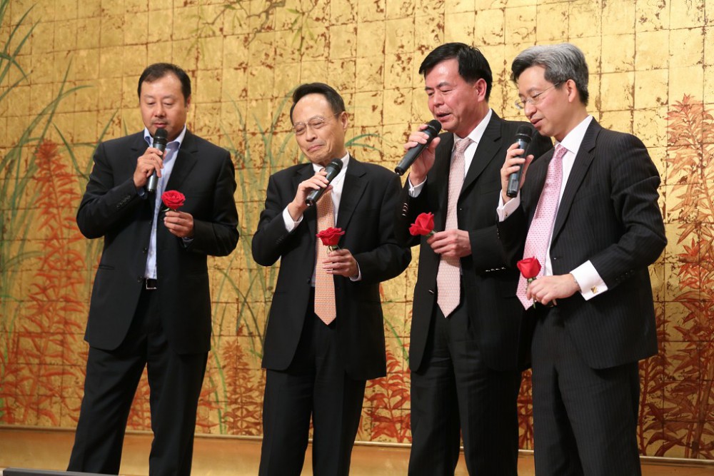 σ¢₧Φ¼¥µÖÜσ«┤Σ╕èσà⌐σ▓╕σ¢¢σ£░Σ╗úΦí¿σ£ÿΘáÿσ░ÄσÉêσö▒Σ╕Çµ¢▓